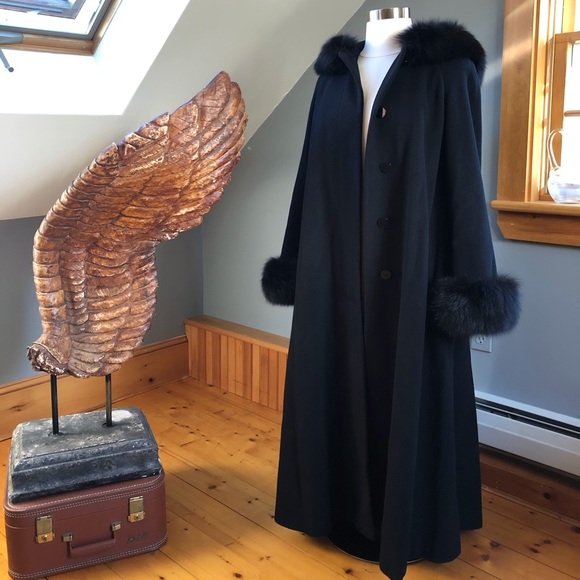 Neiman Marcus Jackets & Blazers - 80’s Vintage Camel Hair & Fox Fur Cape Coat